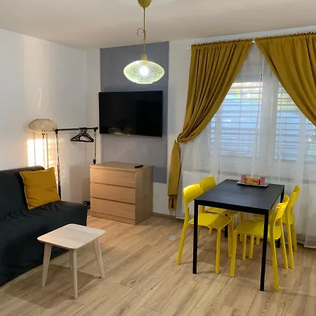 Apartment -free Parking- Trenčín