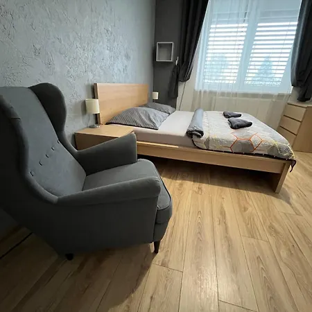 -free Parking- * Trenčín